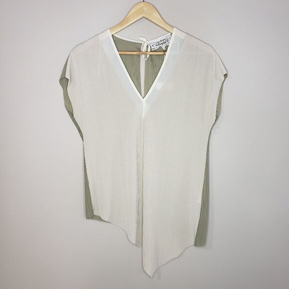 Pink Martini NWT Sleeveless Beige Green Asymmetrical Ribbed V-neck Top - Picture 2 of 15